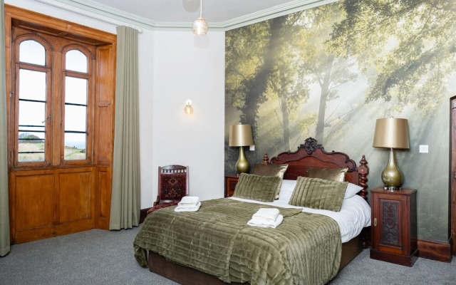 Watermouth Castle, West Tower Apartment