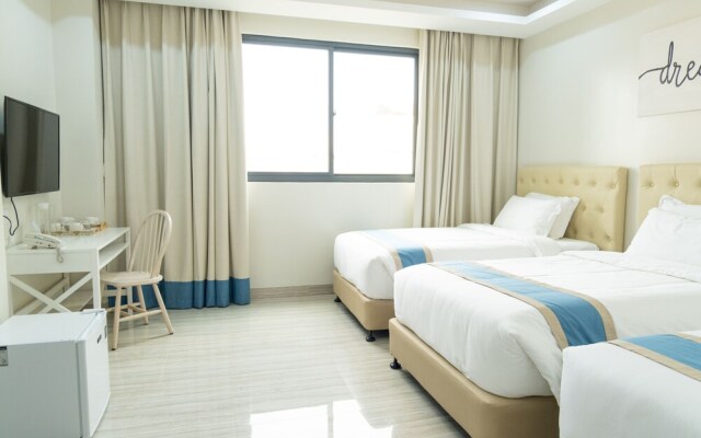 Ponce Suites Art Hotel