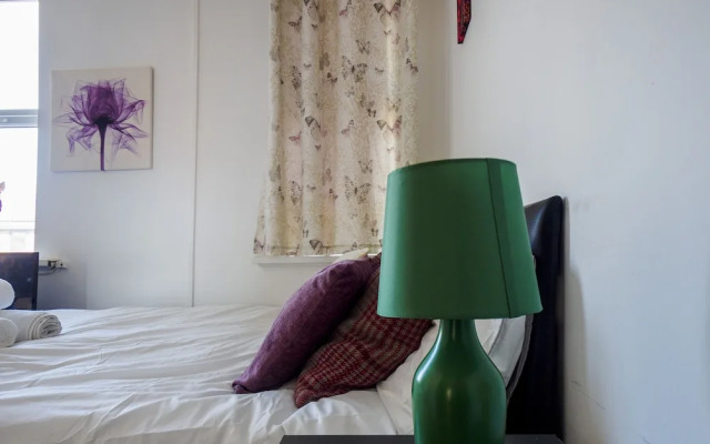 WoodHus Lodge  Cosy Large Family  Room 4