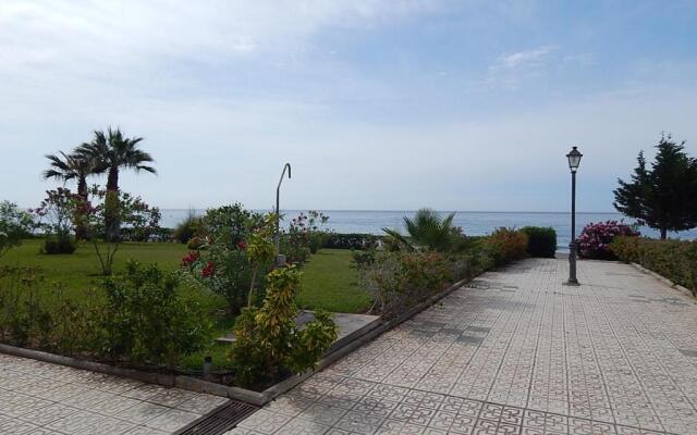 Jardines Del Mar Iii