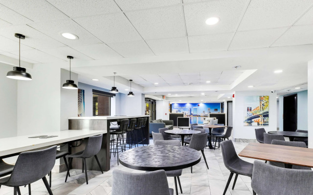 La Quinta Inn & Suites by Wyndham Jacksonville Mandarin