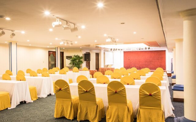 Riverside Hotel