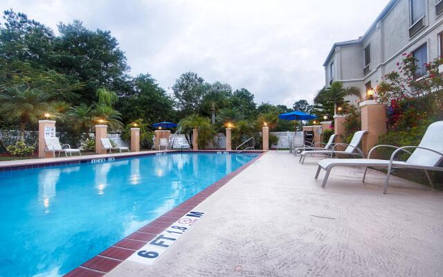 Best Western Plus Bradenton Hotel & Suites