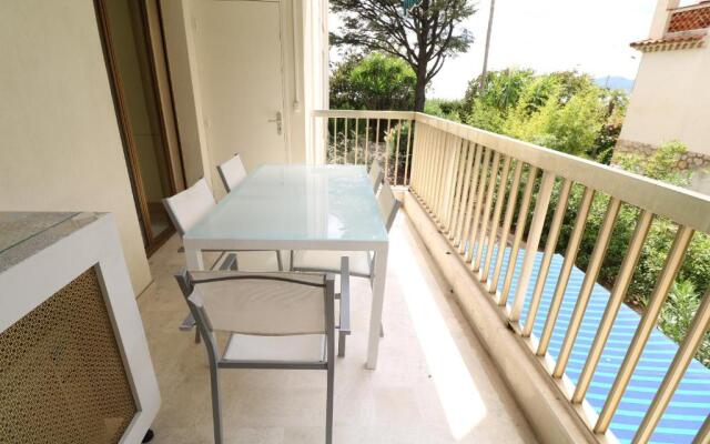 Sea side 2 bedroom with heated pool 322