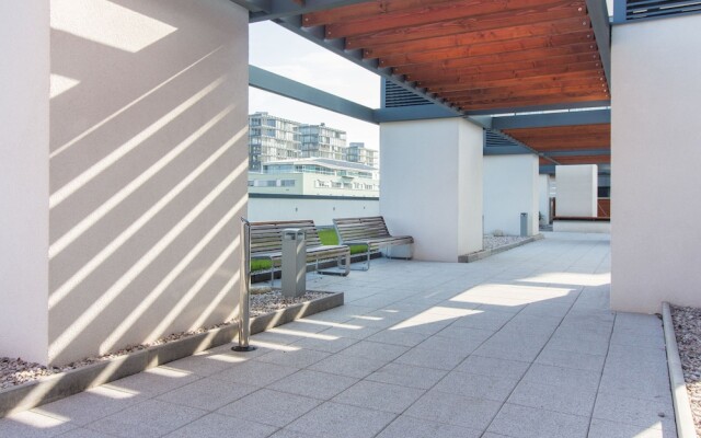 New Modern Apartment with Zizkov Parking
