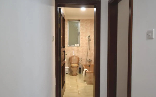 2 bedroom, central and spacious with sea view