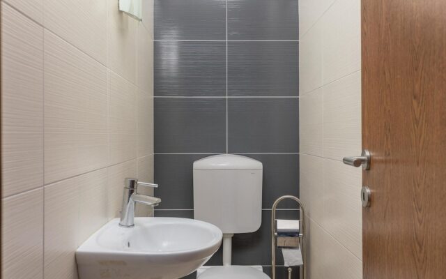 Awesome Home in Njivice With Wifi and 2 Bedrooms