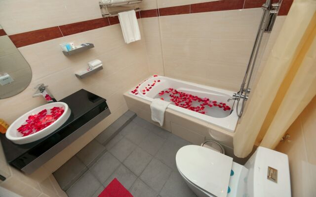 H Plus Hotel Yangon