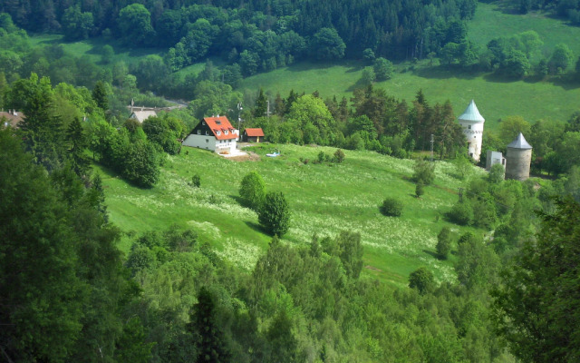 Peaceful villa in the hills of Jachymov near spas