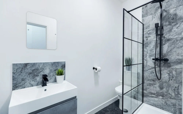 Queen Street Apartments by Sasco