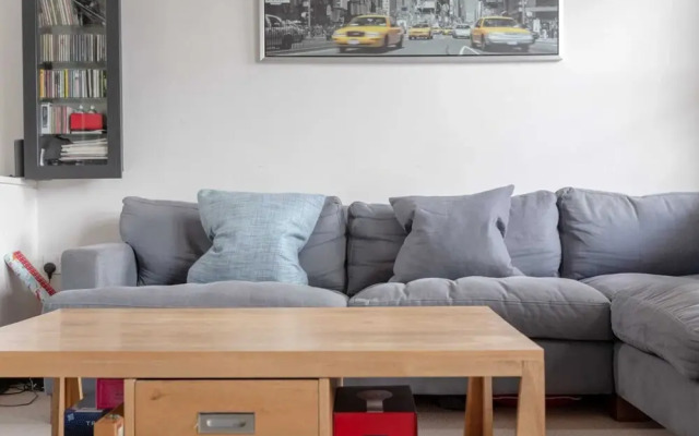 Modern Maisonette Southfields London