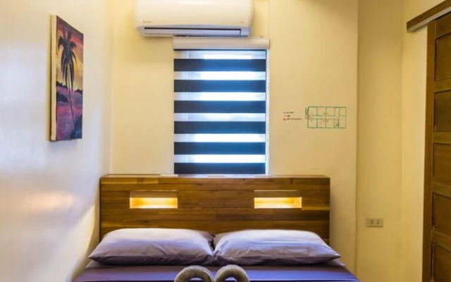 Outpost Hostel - Coron - Adults Only