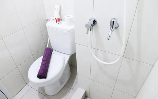 Pool View Studio Apartment @ Springlake Summarecon