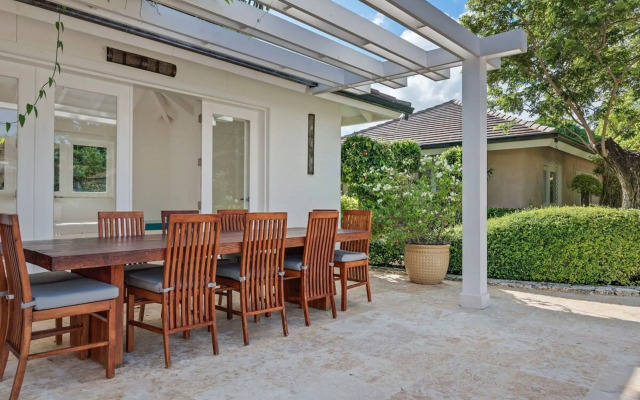 Oceanfront Golf Course Estate w Pool Guest House