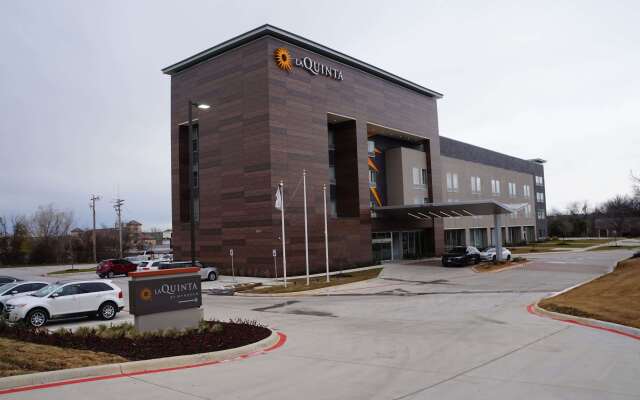 La Quinta Inn & Suites by Wyndham Lewisville