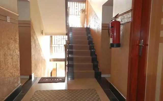 Crown Jakiba Hotel