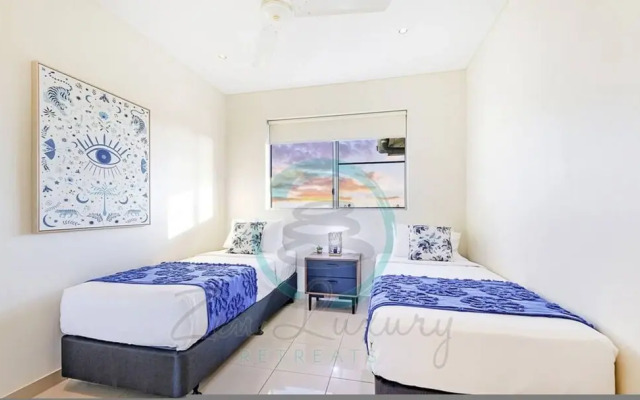 ZEN Imperial 4-br Stylish Penthouse in CBD Pool