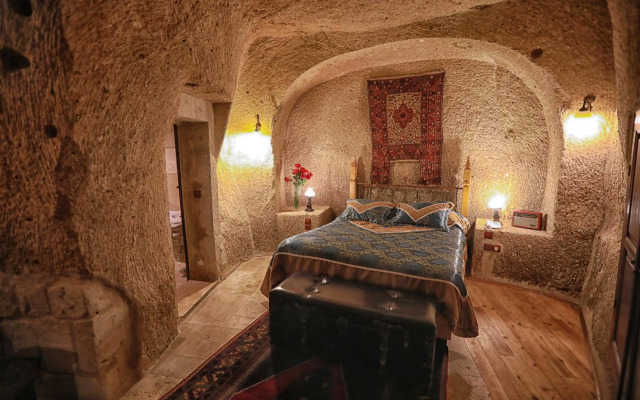 Traveller's Cave Hotel