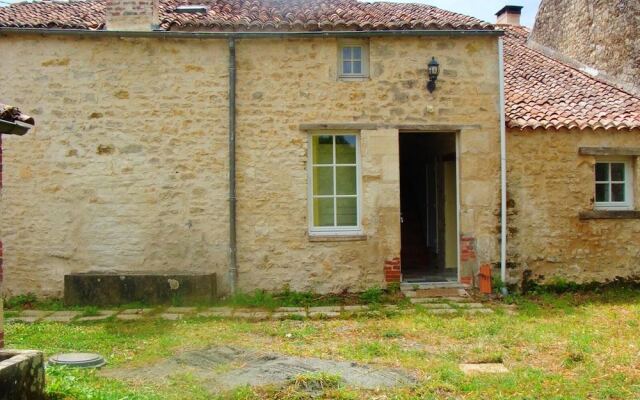 House With 5 Bedrooms in La Caillère-saint-hilaire, With Enclosed Gard