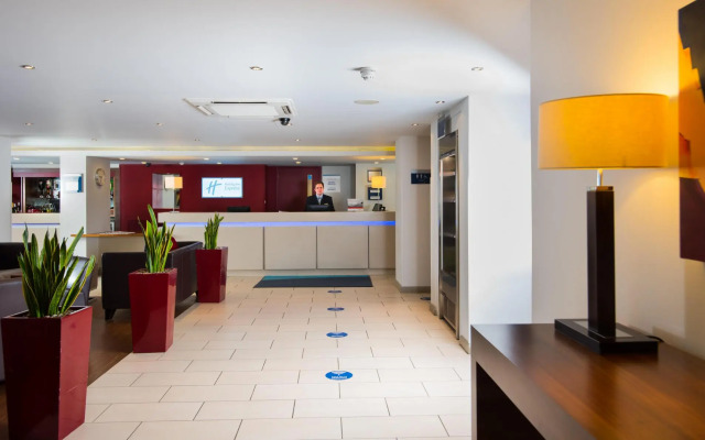 Holiday Inn Express WARWICK M40, JCT.15
