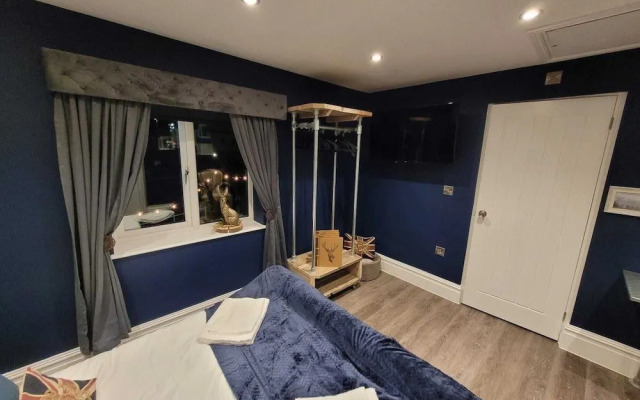 The Waterside Bar Rooms & Restaurant