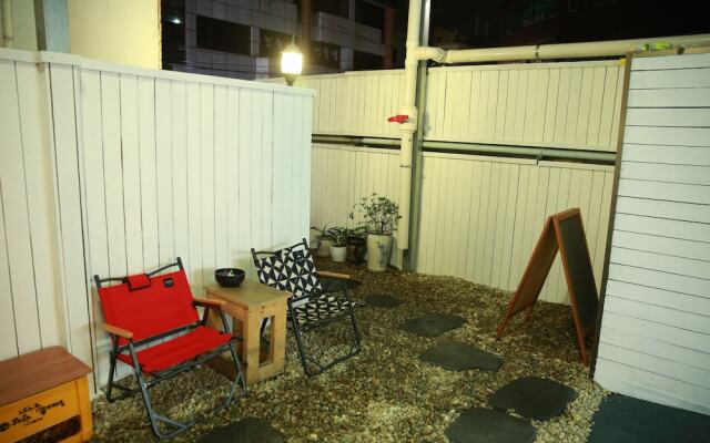 Golmok Guest House - Hostel
