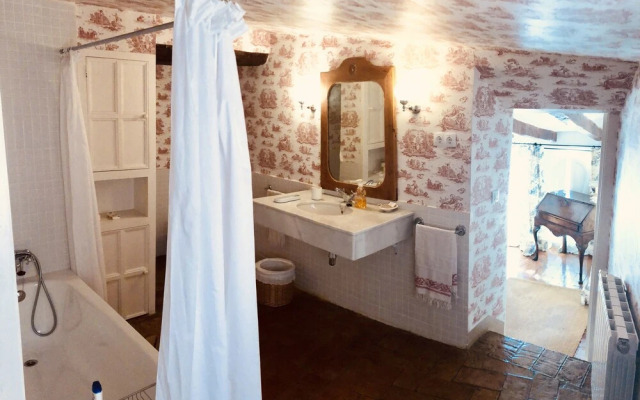 Casa Historica Al Lado Del Mar