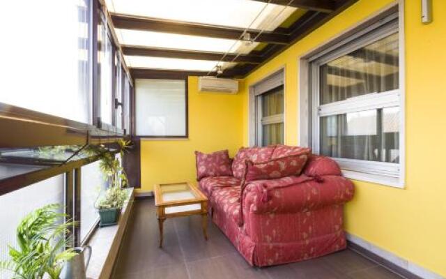 Central Station Studio by FlatsCollection