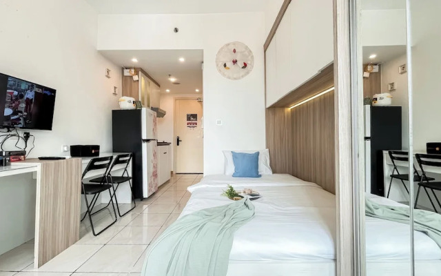 Modern Living Studio Room Apartment M-Town Residence