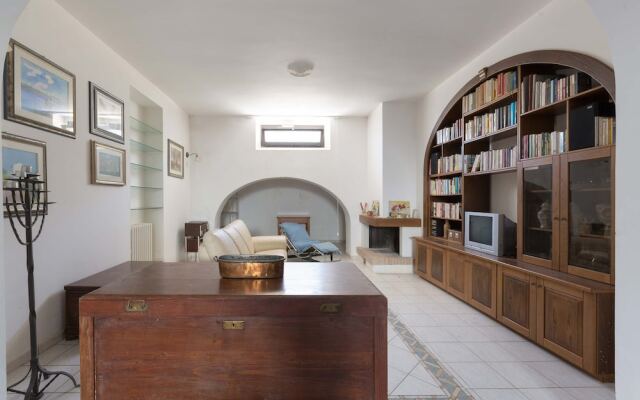 2947 Aia del Convento by Barbarhouse