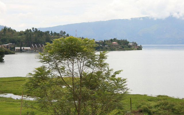 Pandu Lakeside Hotel Tuktuk