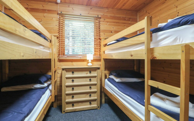 Oak Lodge