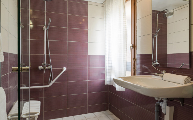 Comfort Hotel Romans