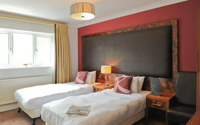 Raglan Hotel