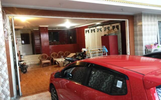 Hotel O Guest House Bu Iin Syariah