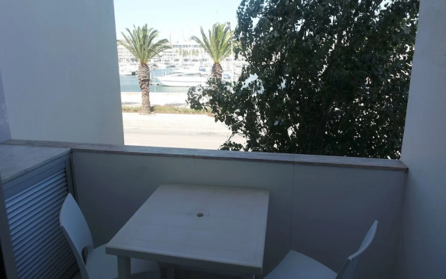 A01 - Avenue View Studio