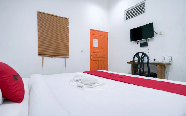 RedDoorz Syariah near Exit Toll Puncak