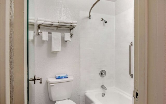 City Studios Inn And Suites