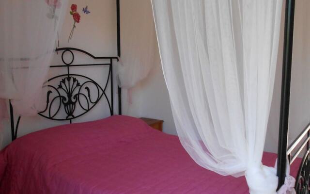 Socrates Studios & Apartments