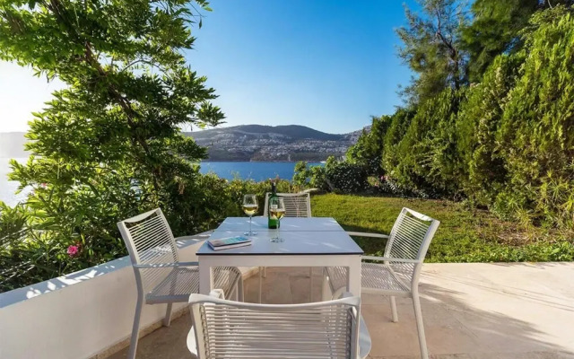 The White Collection - Villa Sun