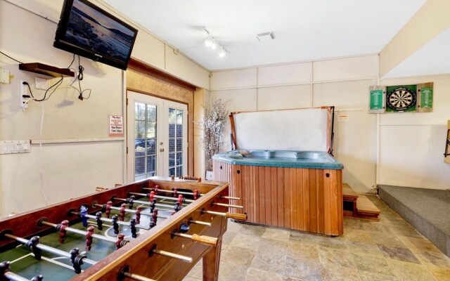 Bear Mountain Chalet 639 by RedAwning