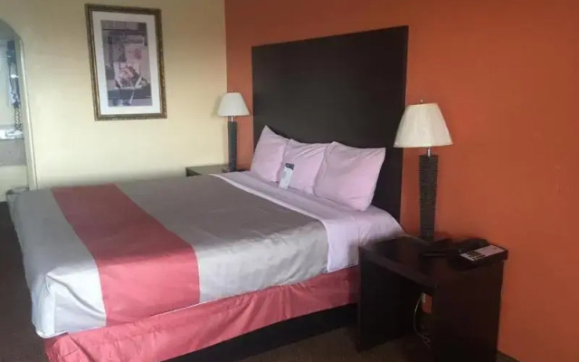 Econo Lodge Central