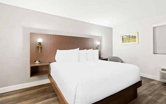 Surestay By Best Western Groves