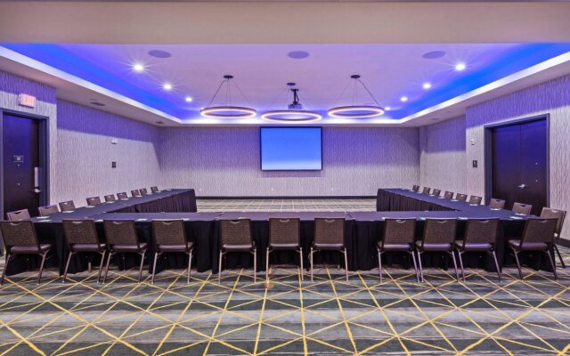 Holiday Inn & Suites McKinney - N Allen by IHG