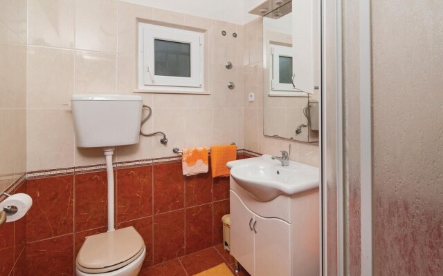 Stunning Home in Pucisca With 3 Bedrooms and Wifi