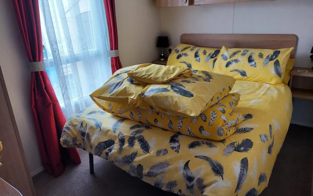 Cozy Coastal Retreat in Brean - фото 3