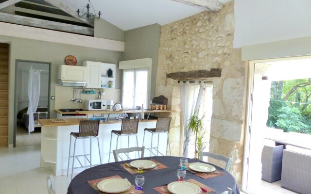 House With 3 Bedrooms in Saint-germain-du-salembre, With Pool Access,