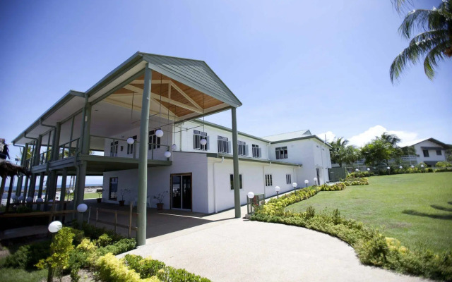 Madang Lodge Hotel