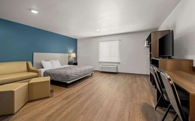 Woodspring Suites Loves Park Rockford