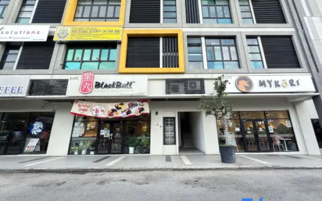 MKH Boulevard 1 by Favspace